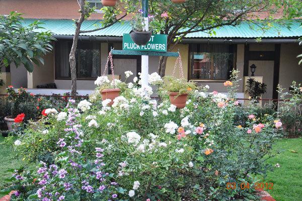 Shreyas Hotel Mahabaleshwar Bagian luar foto